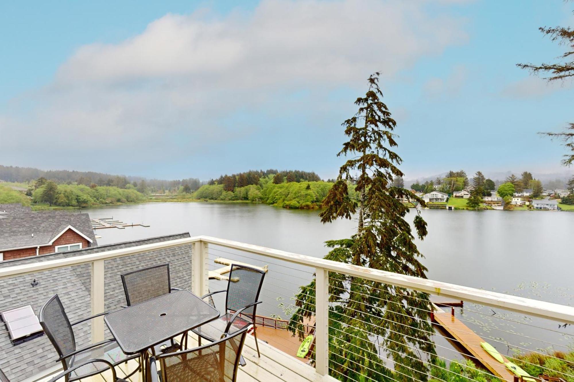 Lazy Lookout On Devils Lake Lincoln City Exterior foto