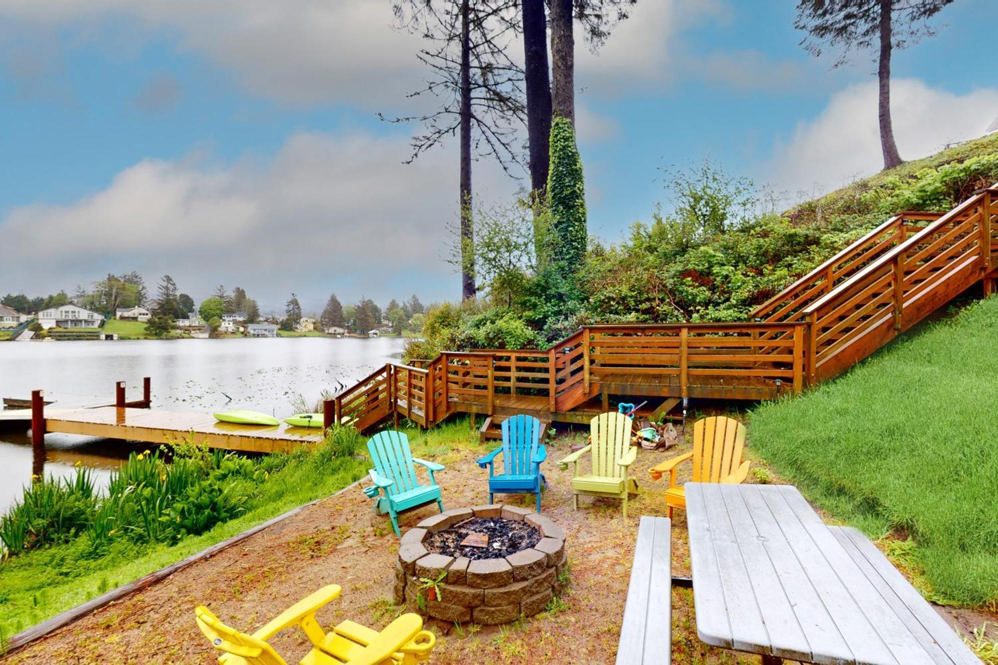 Lazy Lookout On Devils Lake Lincoln City Exterior foto